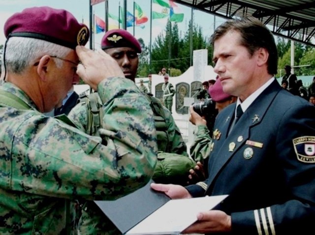 Jaime Parejo acredita como CIFHMA a Ejército de Ecuador