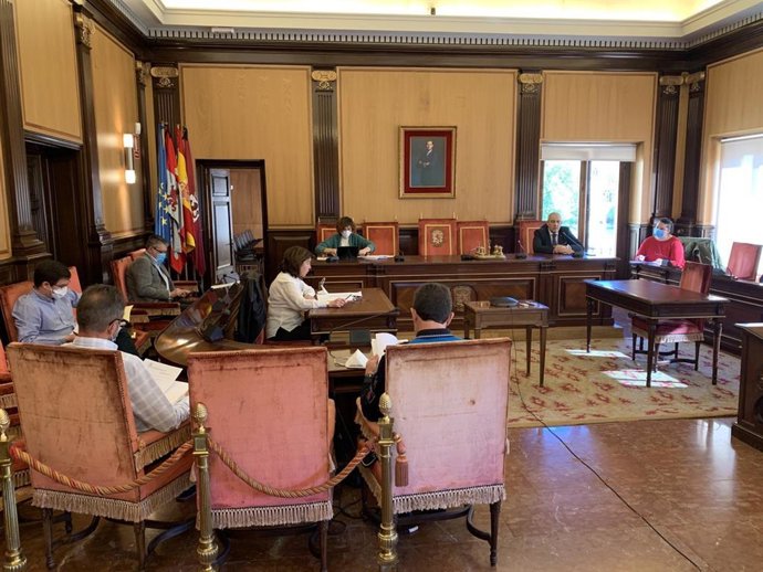 El Ayuntamiento de León constituye una comisión especial informativo de seguimiento de la COVID-19 con la presencia de todas las formaciones con representación en el Consistorio.