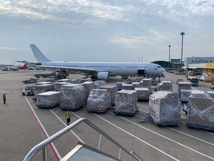 Llegada de un avión a Zaragoza