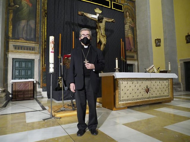 Javier Argüello se dirige a sus feligreses para felicitarse por la reapertura de templos.
