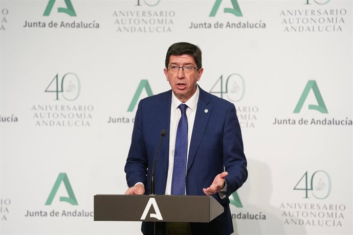 El vicepresidente de la Junta de Andalucía y consejero de Turismo, Regeneración, Justicia y Administración Local, Juan Marín, en rueda de prensa.