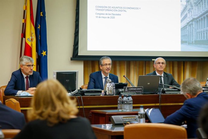 El gobernador del Banco de España, Pablo Hernández de Cos, comparece ante la Comisión de Asuntos Económicos y Transformación Digital en el Congreso