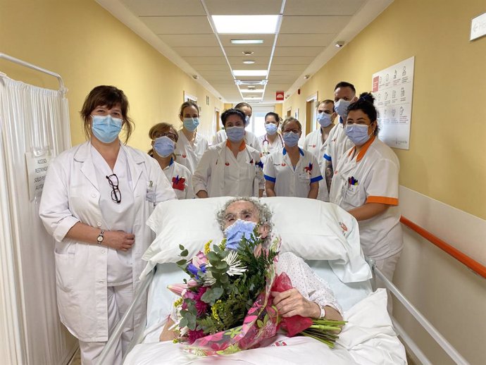 Recibe el alta la última paciente ingresada en el Hospital San Juan de Dios de Zaragoza afectada por COVID-19.