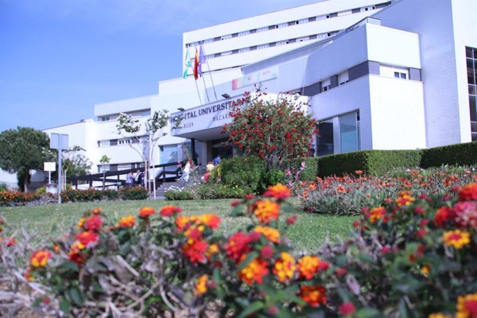 Edificio principal del Hospital Universitario Virgen Macarena de Sevilla