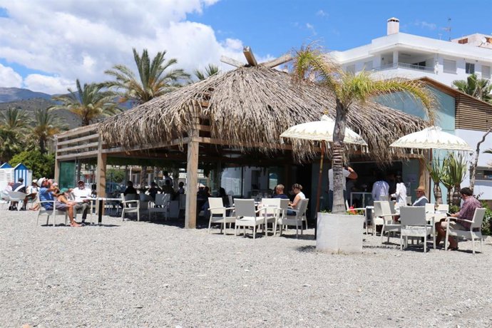 El Buen Tiempo Anima La Reapertura De Establecimientos Hosteleros En Almuñécar Y La Herradura