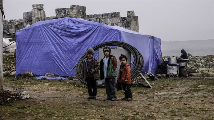Niños desplazados en Idlib
