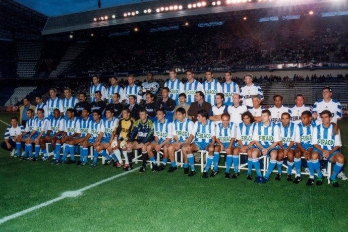 Foto de la primera plantilla del Deportivo de La Coruña de la temporada 1999-2000