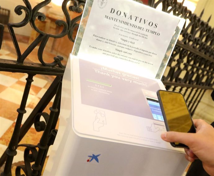 CaixaBank impulsa los donativos digitales en la Basílica de Nuestra Señora del Pilar de Zaragoza.