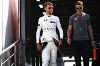 Button: "Sainz es un ganador, Ferrari ha elegido a la persona equivocada si solo quiere buen ambiente"