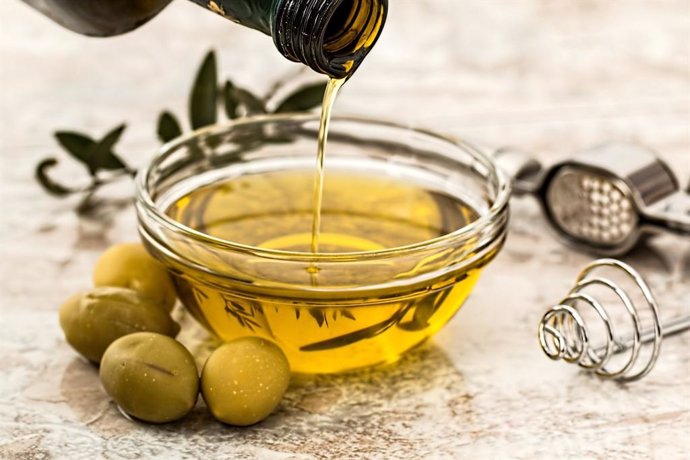 Compuestos del aceite de orujo de oliva disminuye la obesidad, según estudio de 