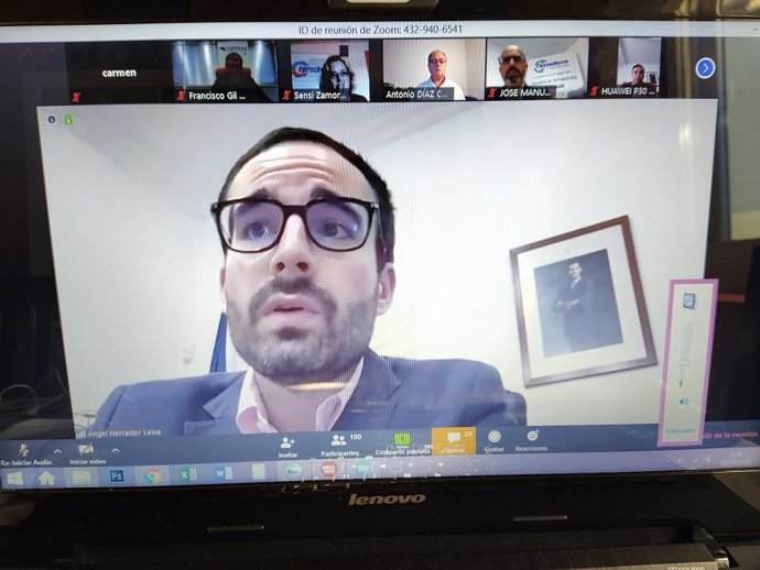 El delegado de Empleo, Formación, Trabajo Autónomo, Economía, Conocimiento, Empresas y Universidad de la Junta de Andalucía en Córdoba, Ángel Herrador, participa en el webinar organizado por IDEA