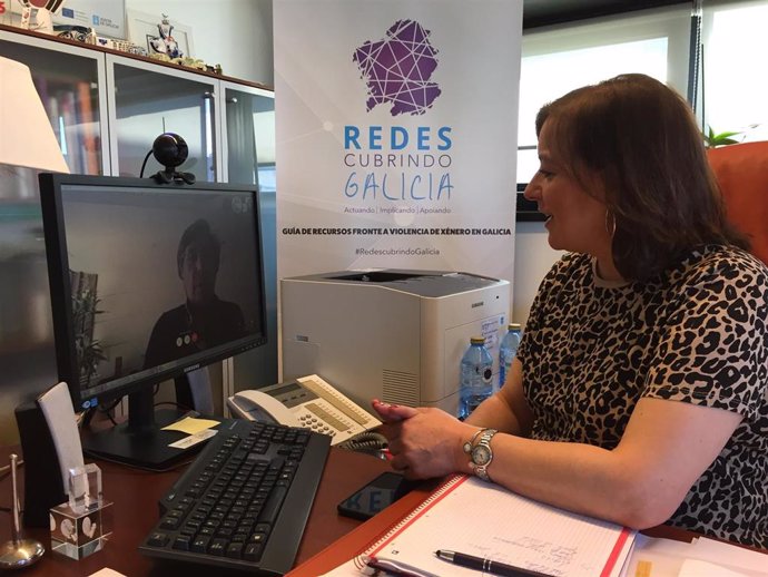 A secretaria xeral da Igualdade, Susana López Abella, mantiene una reunión con la presidenta de la Federación Provincial de Mulleres Rurais de Ourense, María Isabel Garrido