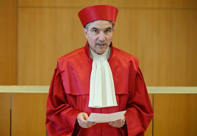 19 May 2020, Baden-Wuerttemberg, Karlsruhe: Stephan Harbarth, Chairman of the Senate at the Federal Constitutional Court and President of the Court, announces that the ruling on the BND's powers of surveillance abroad. According to the judgement, the fo