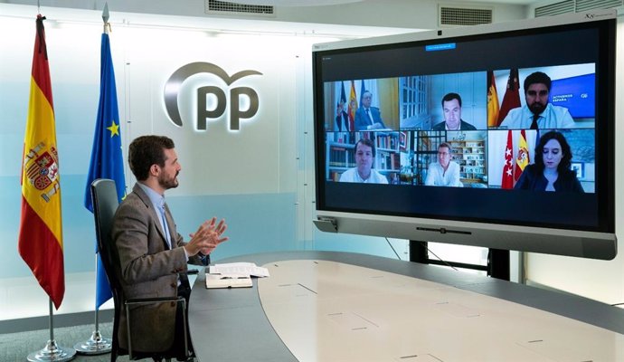 El líder del PP, Pablo Casado, en una reunión por videoconferencia con los presidentes autonómicos de su partido. En  Madrid, a 16 de mayo de 2020.