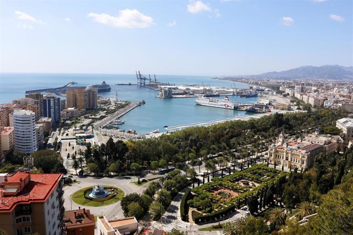 Vistas del puerto de Málaga 