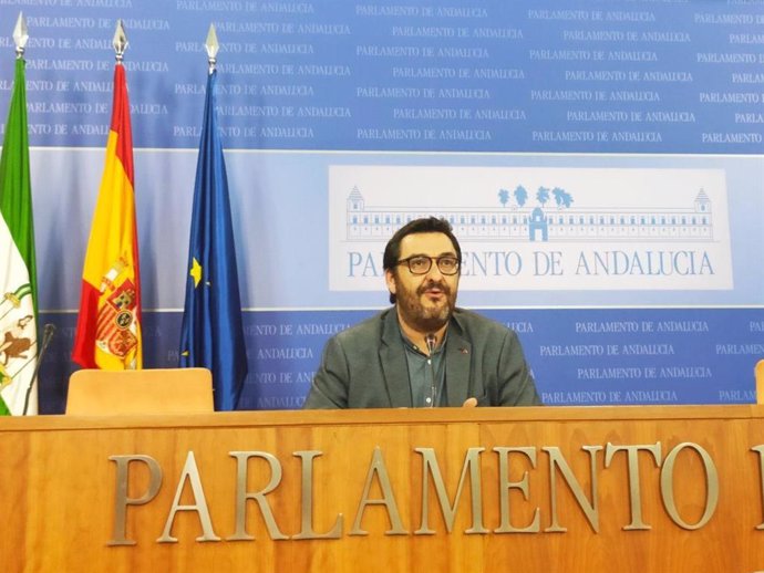 El parlamentario de Adelante Andalucía Guzmán Ahumada, en una imagen de archivo.