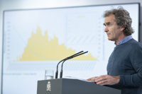 Simón admite la dificultad para recomendar mascarillas en Europa porque casi no había y se producían en China