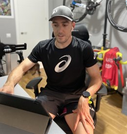 El triatleta español Fernando Alarza