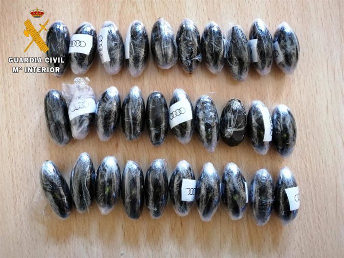 Nota De Prensa La Guardia Civil Detiene Dos Personas Por Tráfico De Drogas