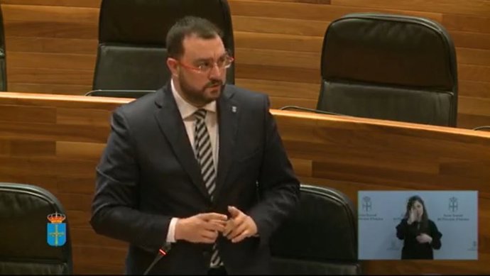 El presidente del Principado de Asturias, Adrián Barbon.