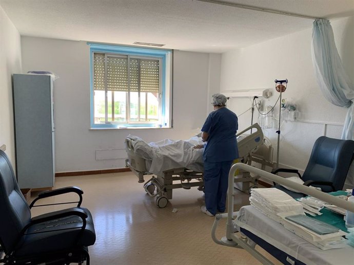 El Hospital Regional de Málaga crea una unidad para el ingreso de pacientes de Covid-19