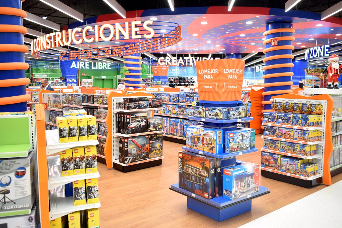 gritar Decaer comentario Toys'R'Us reabrirá sus tiendas en España a partir de este jueves con toma  de temperatura y mamparas