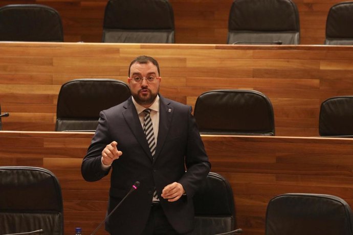 El presidente del Principado de Asturias, Adrián Barbón