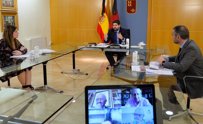 El jefe del Ejecutivo regional, Fernando López Miras, preside por vía telemática la reunión del Patronato de la Fundación Teatro Romano de Cartagena