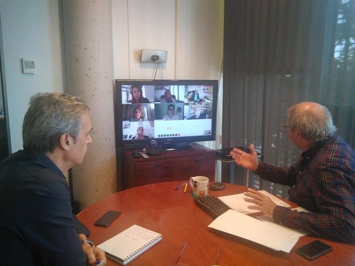 El director general de Consumo, Flix Alonso, y el jefe del departamento de Protección y Defensa de los Derechos de los Consumidores, Jesús Cuartero, se reúnen con las asociaciones de consumidores.