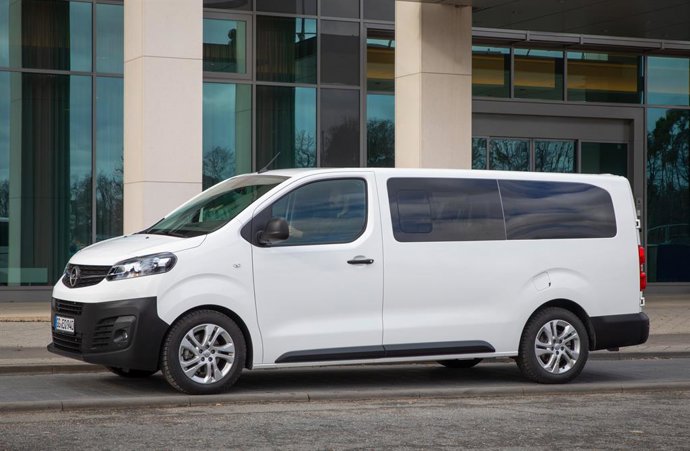 Imagen del Opel Vivaro Combi.