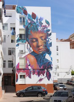 El artista ruso Sav45gana el II Concurso Internacional de Murales Artísticos de Estepona por una creación que representa de una forma mística a la mujer