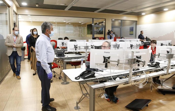 Revilla visita con la consejera de Interior el 112