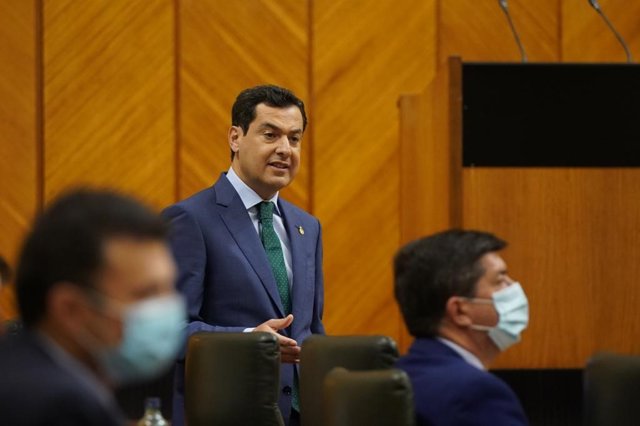 El presidente de la Junta de Andalucía, Juanma Moreno, en el Parlamento andaluz.