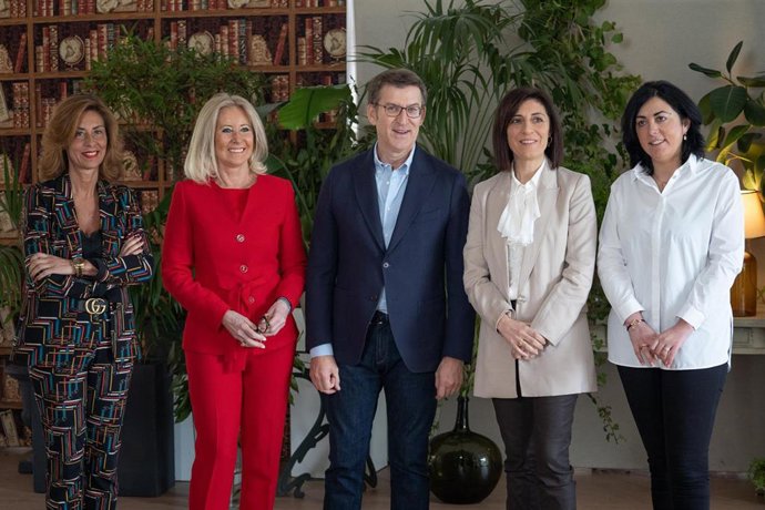 AMP.-5A.- Feijóo escoge a cuatro mujeres con "experiencia" y "reconocimiento electoral" para encabezar las listas del PP