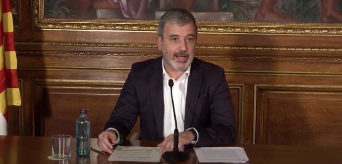 El primer teniente de alcalde de Barcelona, Jaume Collboni, en la rueda de prensa sobre el decreto de alcaldía que permitirá ampliar las terrazas de la ciudad de Barcelona respetando la distancia de seguridad.