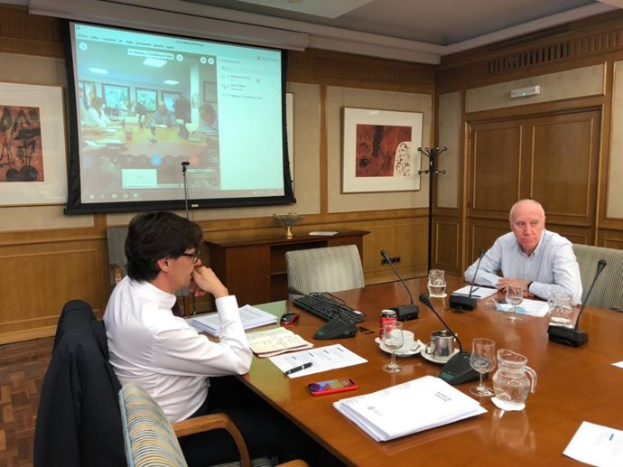 El ministro de Sanidad, Salvador Illa, se reúne con el consejero de Murcia para estudiar la propuesta de paso a la fase 2