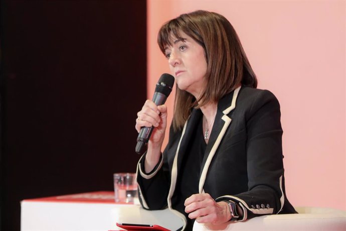 La secretaria general del PSE-EE y candidata a lehendakari, Idoia Mendia, durante la presentación de su libro 'Construir para convivir', en el Espacio Rastro, en Madrid (España) a 10 de febrero de 2020.