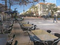 Las ventas del sector servicios se desploman casi un 22% en marzo