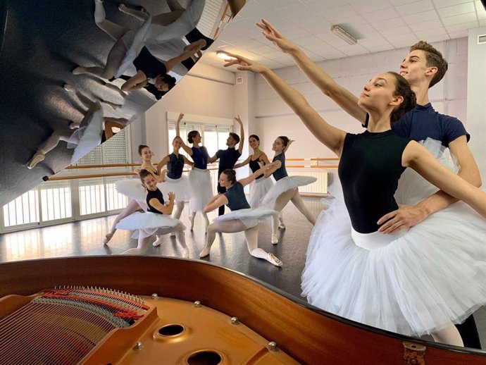 Foto de archivo de alumnos de Danza en Granada.