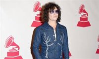Bunbury aplaza su gira: "Esperemos que en 2021 nos podamos reencontrar con normalidad sin que nos fumiguen a la entrada"