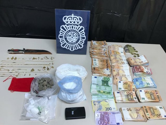 Policía Nacional halla un 'narcopiso' vecino al incendiado ayer en Villaverde y detiene a su morador, exlíder de los DDP