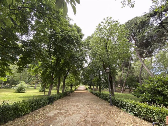 Zonas de los Jardines de El Buen Retiro que continúan cerrados desde el pasado 14 de marzo como prevención contra el coronavirus.