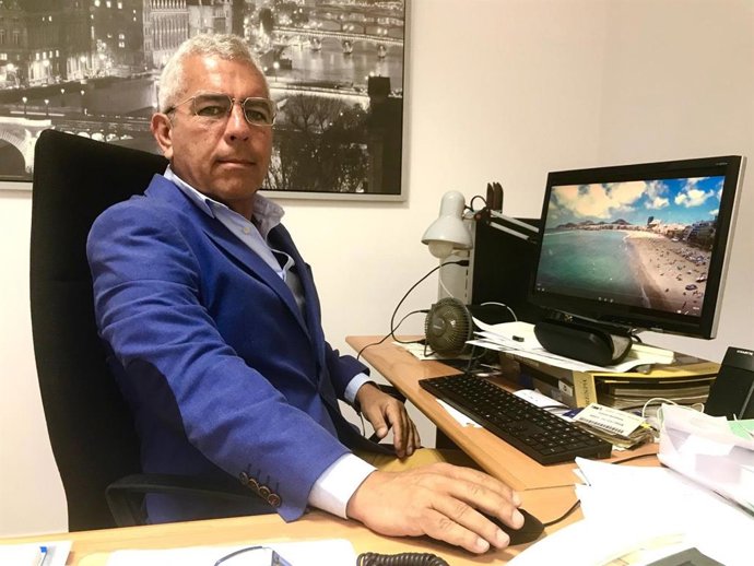 Sebastián Quintana, promotor de Canarias, 1500 Km de Costa