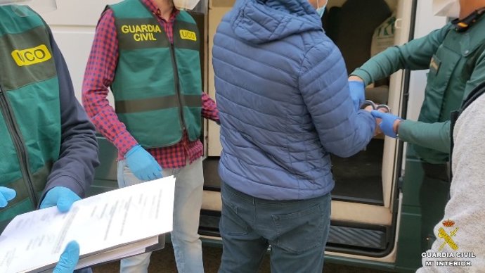 El argelino investigado extraditado desde Suiza por el crimen de Ardines.