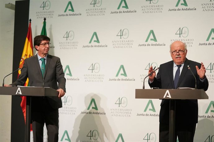 El vicepresidente de la Junta de Andalucía, Juan Marín, y el consejero de Salud y Familias, Jesús Aguirre, en una imagen de archivo.