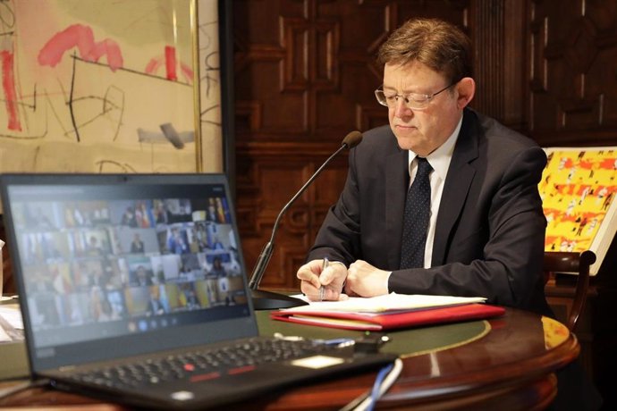 Ximo Puig durante la reunión de presidentes