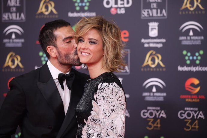 La periodista María Casado, posa en la alfombra roja de la XXXIV edición de los Premios Goya, en Málaga