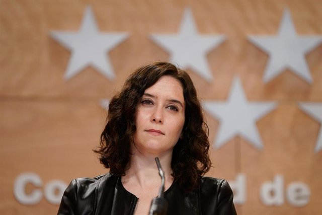 La presidenta de la Comunidad de Madrid, Isabel Díaz Ayuso, comparece en rueda de prensa.