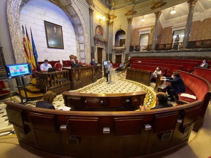 Imagen de la primera sesión de comparecencias de la Comisión de Reconstrucción de Valncia a partir de la Covid-19.