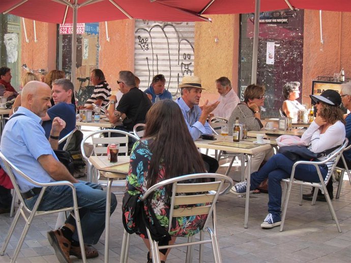 Una terraza en una imagen de archivo 